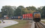 CSX SD70MAC 4718 waits for green